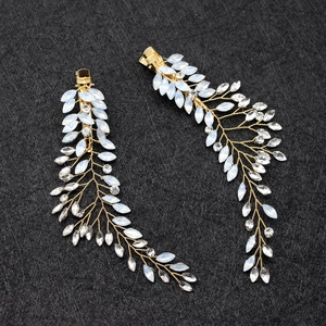 Barrettes de mariée dorées avec cristaux d'opale tissés à la main et design de branche