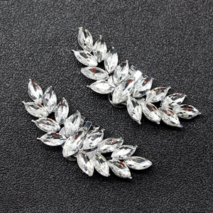 Elegant marquise-cut crystal shoe clips in silver alloy, feather design for bridal shoes