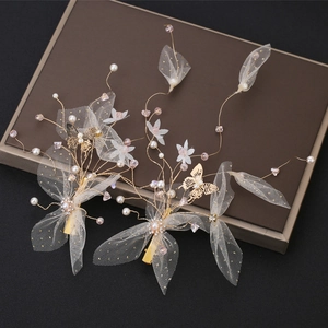Kit de barrettes mariée avec fleurs en tulle blanc et perles sur fil doré