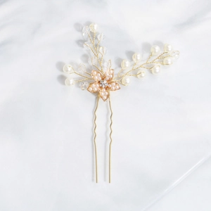 Détails de l'épingle à cheveux de mariée faite main avec perles blanches et cristaux