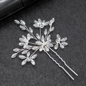 Forcina per capelli da sposa in argento fatta a mano con fiori di cristallo e rami eleganti