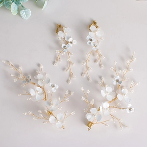 Handgefertigt Weiß Lackiert Blume Künstliche Perle Braut Haarclip Ohrring Set Gold Legierung Strass Hochzeit Damen Schmuck