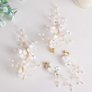 Haarklammer mit weißen Blumen und Perlenohrringe Set für Braut Haarschmuck Anlässe