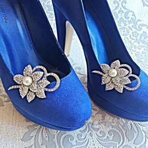 Alloy Rhinestone Flower Shoe Clips With Faux Artificial Pearl Elegant Removable Shoe Buckles For Wedding High Heels Women Jewelry