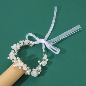 Eleganter Braut-Haarschmuck mit Kristallblumen, Perlen und Bändern für Hochzeiten