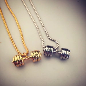 Collares con colgante de mancuerna estilo hip hop en oro y plata con cadena de caja redonda