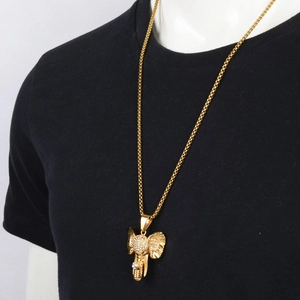 Collier hip hop avec pendentif éléphant doré et cristaux blancs sur une chaîne maille box