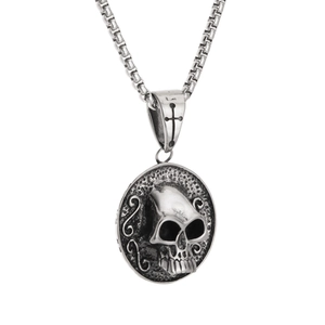 Punk style stainless steel skull pendant necklace with hammered disc and silver finish