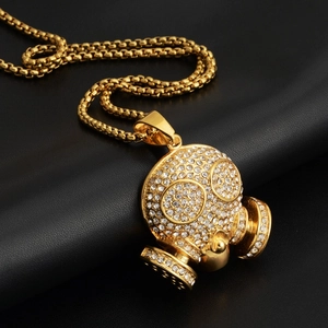 Collier pendentif masque à gaz hip hop avec cristaux blancs sur chaîne dorée