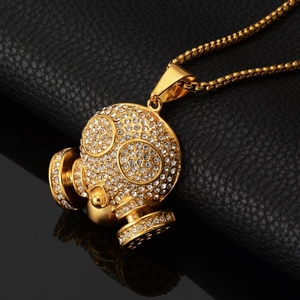 Collier Pendentif Masque à Gaz Hip Hop Plqué Or Acier Inoxydable Strass Glacé Bijoux Pour Hommes Femmes Street Style