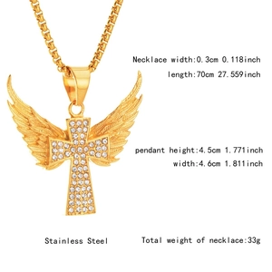 Détails des dimensions du collier avec pendentif croix ailée serti en acier inoxydable doré