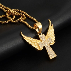 Collier Hip Hop Plaqué Or Acier Inoxydable Ailes d'Ange Croix Pendentif pour Homme Femme Bijoux de Mode en Strass
