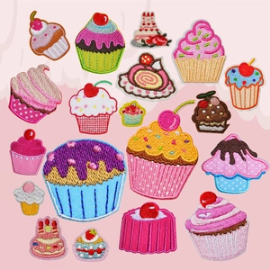 Écussons Brodés en Forme de Gâteau et Dessert en Polyester Thermocollants DIY pour Vêtements Sacs Chapeaux Sacs à Dos Décoration