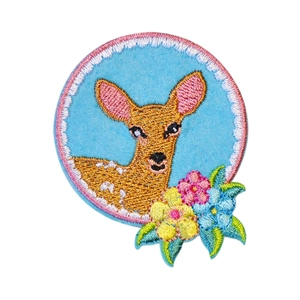 Écusson brodé rond avec motif de cerf et fleurs colorées pour vêtements et accessoires