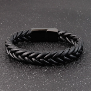 Bracelet tressé en cuir noir pour homme avec fermoir magnétique en acier inoxydable mat