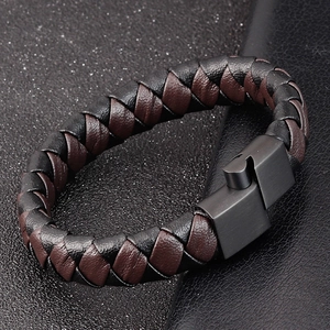 Bracelet pour homme en cuir tressé noir et marron avec fermoir métallique brossé