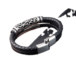 Schwarzes Lederarmband für Herren mit Vintage-Edelstahlrohr und praktischem Magnetverschluss