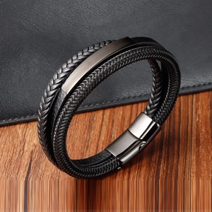 Bracciale multistrato da uomo in pelle nera intrecciata con fibbia magnetica