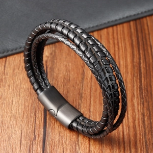 Bracelet multicouche pour hommes en cuir tressé noir avec fermoir magnétique mat