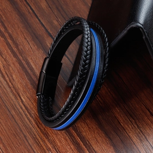 Mehrlagiges Lederarmband für Herren mit blauem Akzent und mattem Magnetverschluss