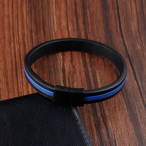 Geflochtenes Herren-Lederarmband in Schwarz mit blauem Streifen und Magnetverschluss