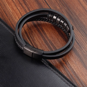 Pulsera multicapa de cuero negro para hombre con cuentas de metal y cierre magnético