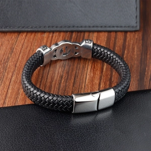 Bracelet tendance pour homme en cuir tressé noir avec fermoir magnétique argenté