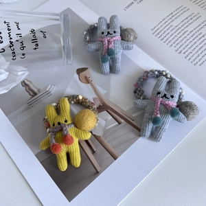 Élastiques à cheveux mignons en lapin tricoté jaune et gris avec détails de foulard
