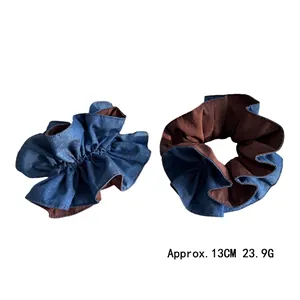 Französischer Denim-Haargummi in Blau und Braun, 13cm übergroßes plissiertes Haarband