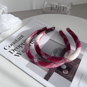 Serre-tête vintage français en tissu écossais rouge pour femmes avec style élégant