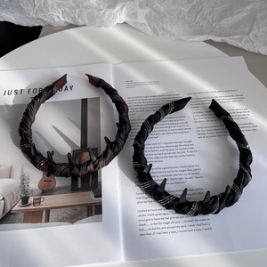 Eleganter geflochtener Satin-Haarreif mit Strass und Anti-Rutsch-Zähnen in Schwarz und Braun