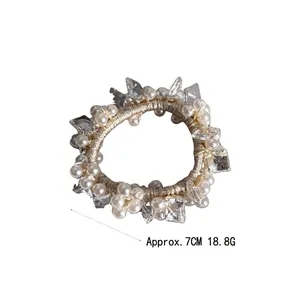 Eleganter Haargummi mit Perlen und Kristallen, 7cm Durchmesser, minimalistisches Design