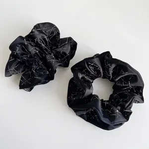 Chouchous en satin noir avec strass en étoile, environ 13,7 cm et un poids de 42,1 g