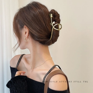 Elegant gold 3D rose flower hair claw clip and matching jewelry set for women