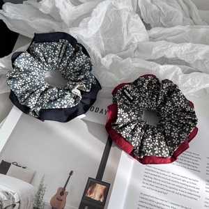 Floral fabric scrunchie set in navy and dark red with vintage double-layer design