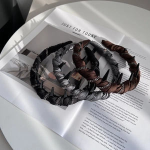 Handmade Padded Headband With Rhinestone Non-Slip Comb Teeth Elegant Fabric Wrapped Punk Style High Crown Hair Accessories For Women