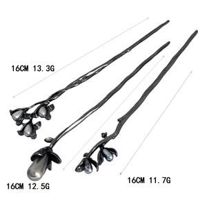 Three-piece set of gunmetal flower hair sticks with grey pearls in traditional Chinese style
