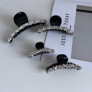 Set di mollette per capelli in acrilico nero con strass scintillanti, quattro misure