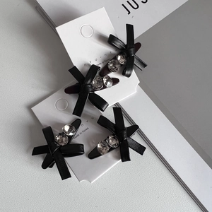 Women's Leather Bow Hair Clip Handmade Rhinestone Minimalist Side Bangs Clip Elegant Korean Style Hair Accessory For Daily Dating