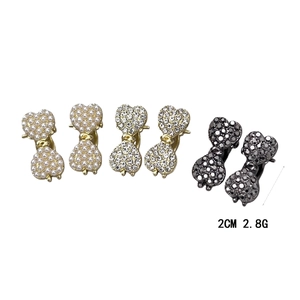 Set di 6 mini fermagli per capelli con perle e strass kit di accessori moda donna