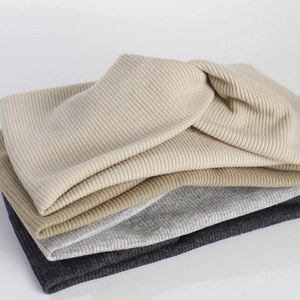 Bandeau de yoga en tricot côtelé torsadé disponible en quatre couleurs neutres sobres