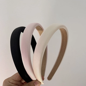 Gepolsterte Schwammhaarbänder in Schwarz, Rosa und Beige mit Texturstoff für Damen