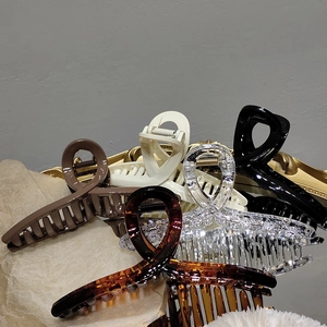 Grande Pince à Cheveux pour Femmes Design Torsadé Français Élégant en Résine Clip Requin Croisé Accessoires de Cheveux Rétro