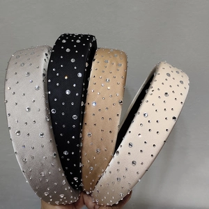 Serre-tête large élégant orné de strass brillants en gris noir doré et blanc crème chic