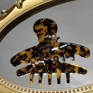Vintage Acetate Fiber Hair Claw Clip For Women Elegant Tortoiseshell Leopard Print Shark Clip Large Hair Catch Barrette