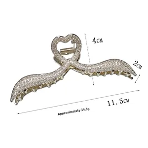Detailansicht der Herz-Perlen-Haarklammer mit Maßen 11,5 cm und einem Gewicht von 34,6 g
