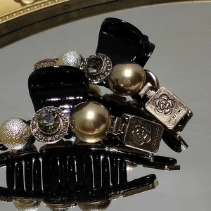 Elegant vintage black hair claw set with champagne pearls and camellia perfume charms