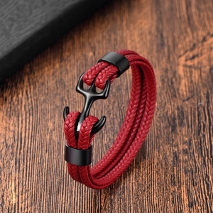 Bracciale in pelle intrecciata rossa con chiusura ad ancora in acciaio nero opaco