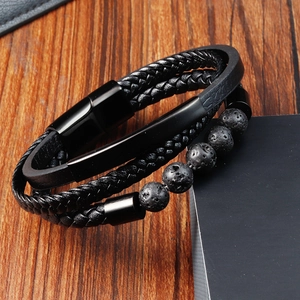 Bracelet multi-rangs en cuir noir pour hommes avec pierres de lave et fermoir magnétique