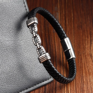 Herren Armband aus zweilagigem schwarzem Ledergeflecht mit silbernem Magnetverschluss